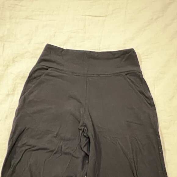 Lululemon 3/4 Align Crop Jogger Leggings Size 2 - Picture 3 of 5